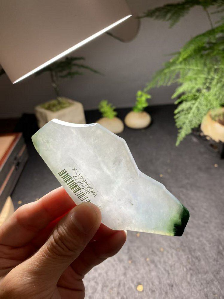 冰底飘绿翡翠料  天然 A 货冰种飘绿原石明料
