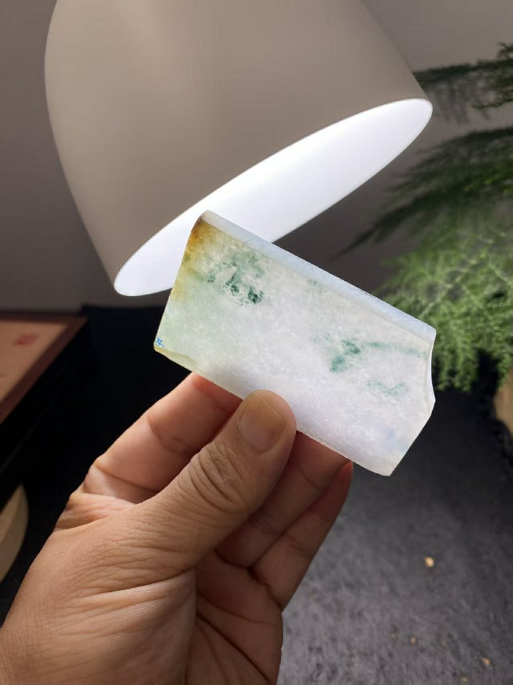 冰底飘花带黄翡翡翠方牌料   天然 A 货冰种飘花原石明料