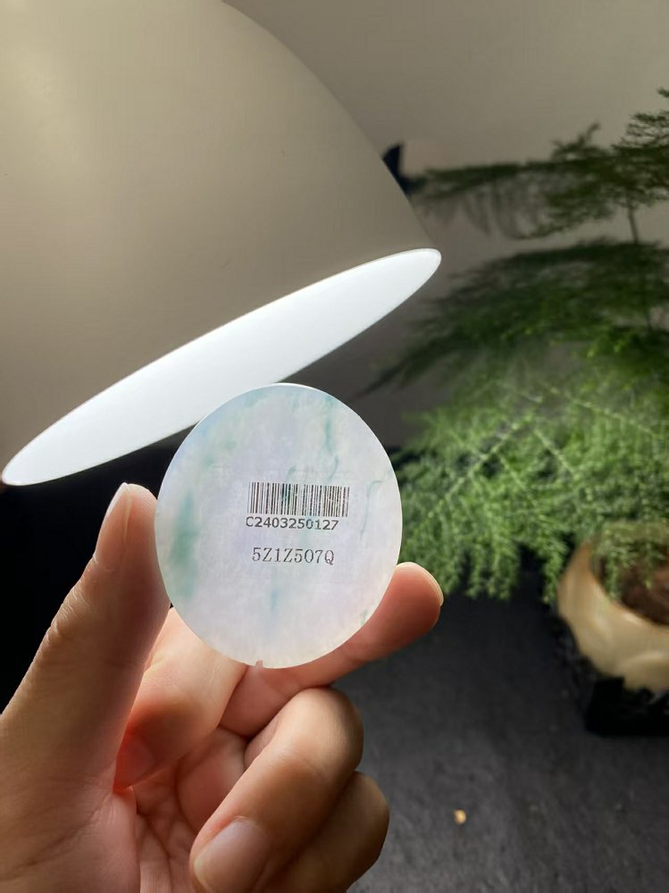 冰底飘蓝花翡翠圆牌料  天然 A 货冰种飘花原石明料