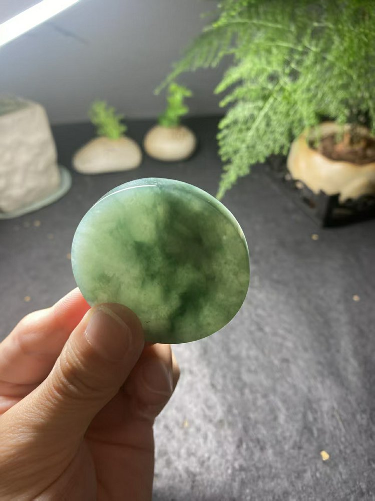 冰种满绿飘花翡翠圆牌料 天然 A 货原石明料
