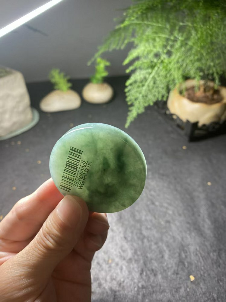 冰种满绿飘花翡翠圆牌料 天然 A 货原石明料