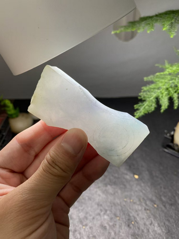 种冰白翡翠随形牌料 天然 A 货原石明料