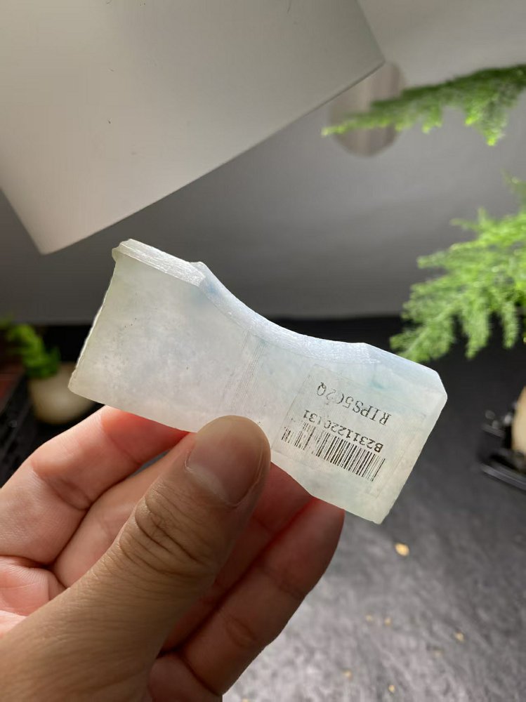 种冰白翡翠随形牌料 天然 A 货原石明料