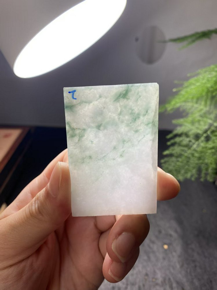 冰种白地飘绿翡翠方牌料 天然 A 货原石明料