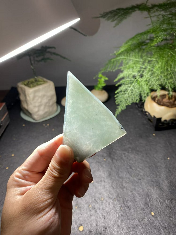 冰种晴水绿翡翠三角料 天然 A 货原石明料