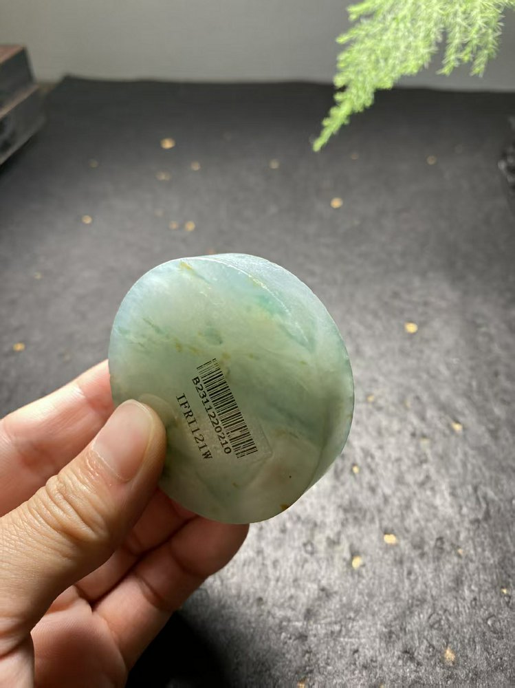 冰种晴水绿飘黄翡翡翠圆牌料 天然 A 货原石明料