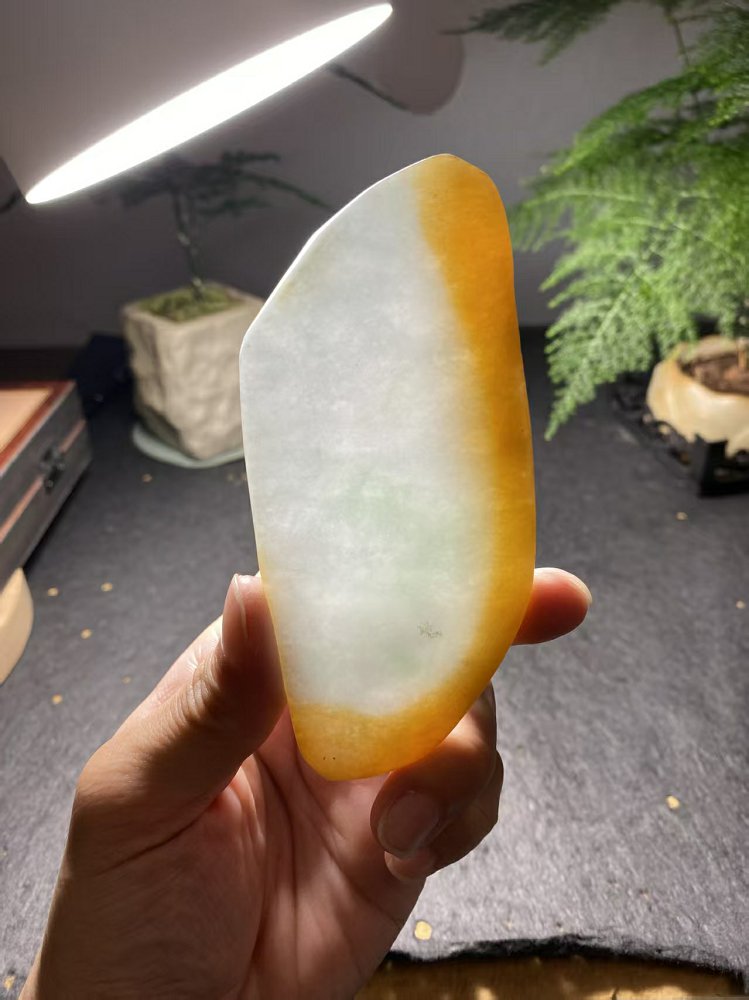 冰种冰白飘浓黄翡翡翠随形牌料 天然 A 货原石明料