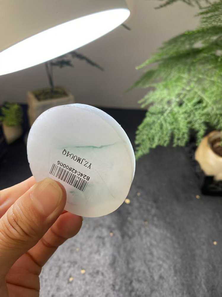 冰种冰白飘晴水绿翡翠圆牌料 天然 A 货原石明料