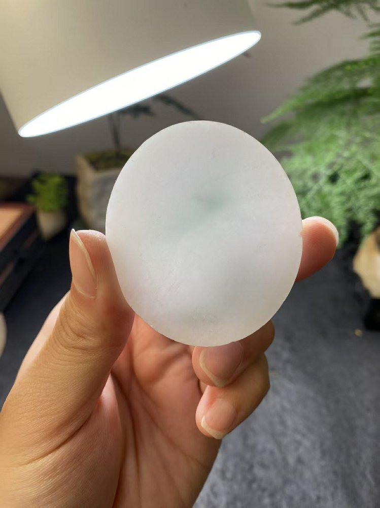 冰种冰白飘晴水绿翡翠圆牌料 天然 A 货原石明料