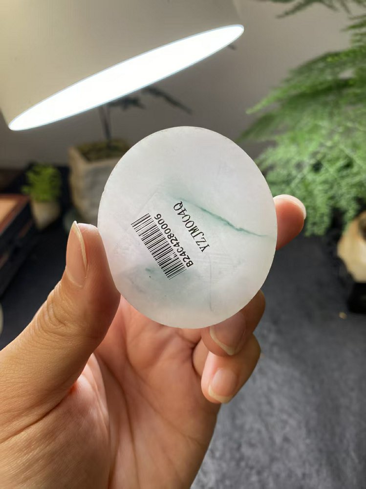 冰种冰白飘晴水绿翡翠圆牌料 天然 A 货原石明料