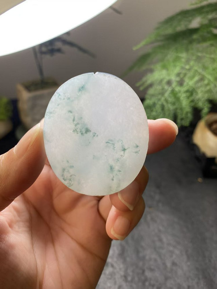 冰种冰白飘晴水绿翡翠圆牌料 天然 A 货原石明料