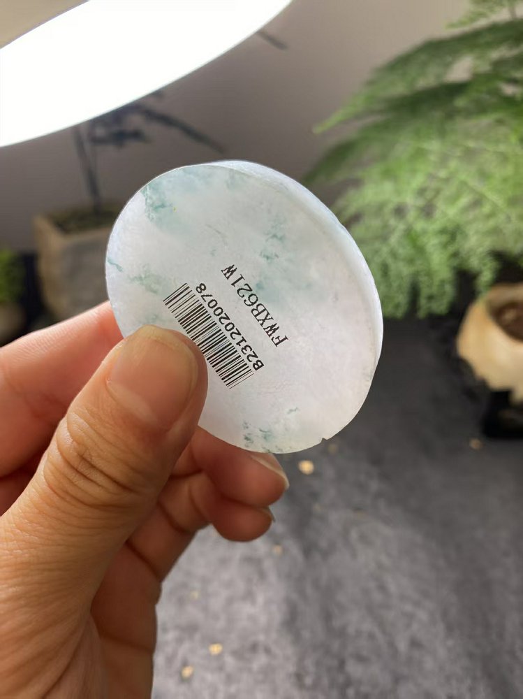 冰种冰白飘晴水绿翡翠圆牌料 天然 A 货原石明料