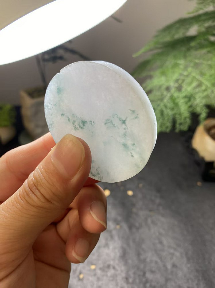 冰种冰白飘晴水绿翡翠圆牌料 天然 A 货原石明料