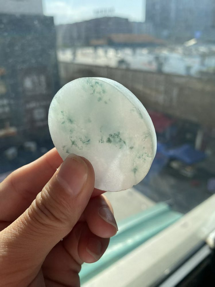 冰种冰白飘晴水绿翡翠圆牌料 天然 A 货原石明料