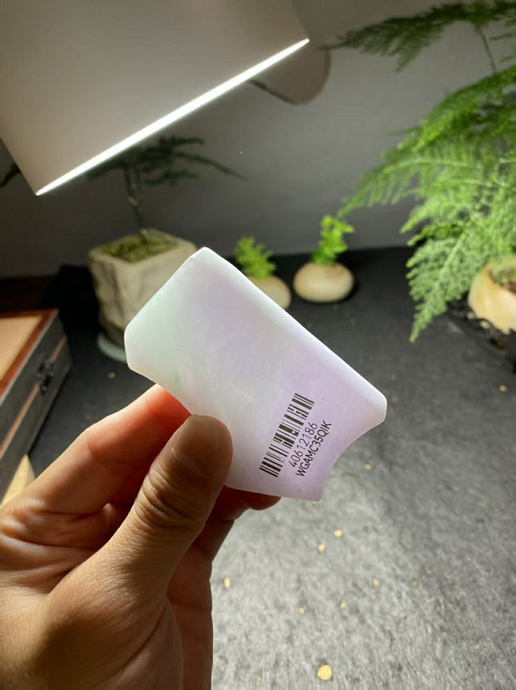 冰种冰白飘淡紫翡翠随形料 天然 A 货原石明料