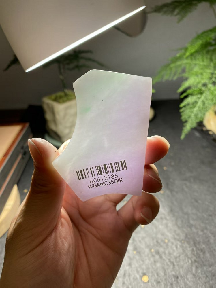 冰种冰白飘淡紫翡翠随形料 天然 A 货原石明料