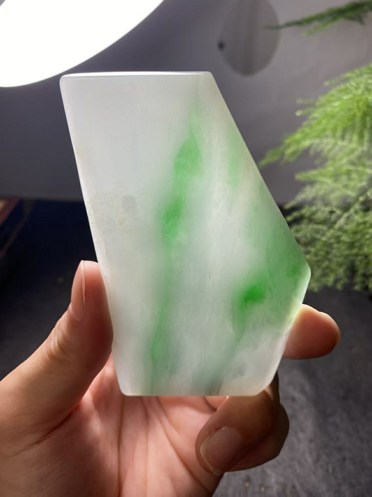 冰种冰白飘正阳绿翡翠随形料 天然 A 货原石明料