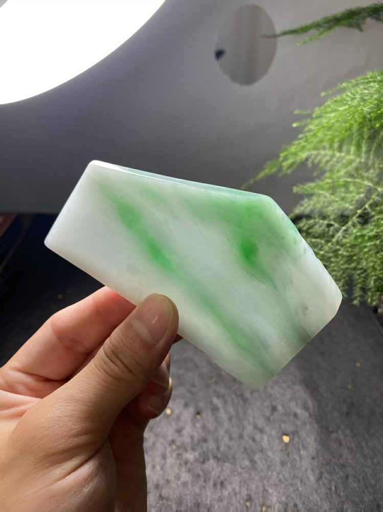 冰种冰白飘正阳绿翡翠随形料 天然 A 货原石明料