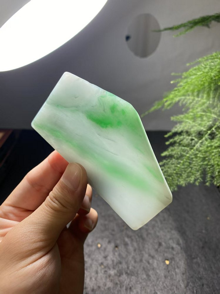 冰种冰白飘正阳绿翡翠随形料 天然 A 货原石明料