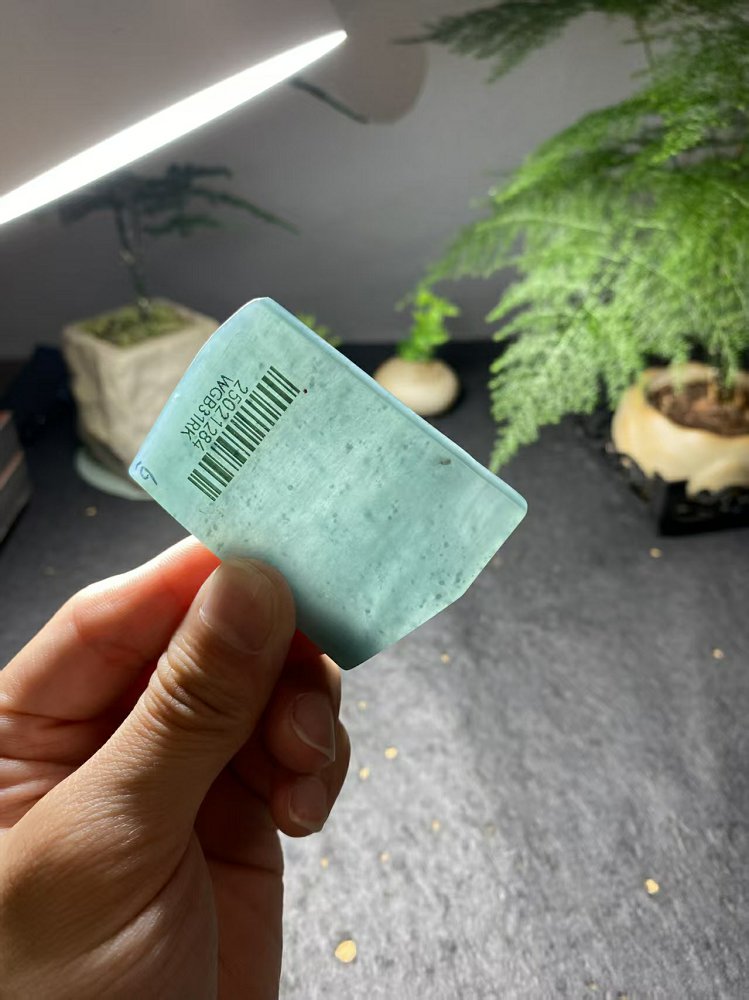 冰种晴水绿翡翠随形牌料 天然 A 货原石明料