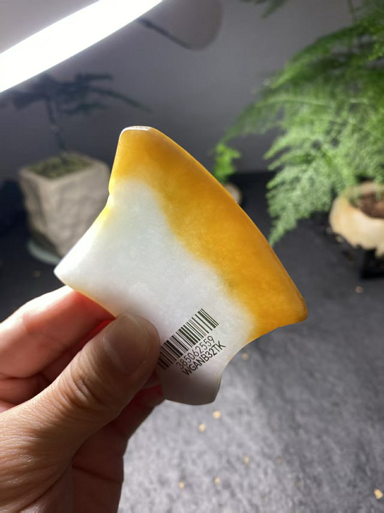 冰种冰白飘浓黄翡翡翠随形料 天然 A 货原石明料