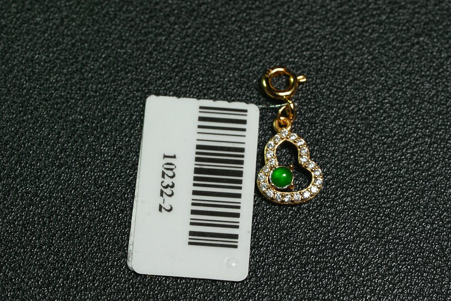 金翠心环 天然 A 货翡翠冰种阳绿金镶钻爱心吊坠