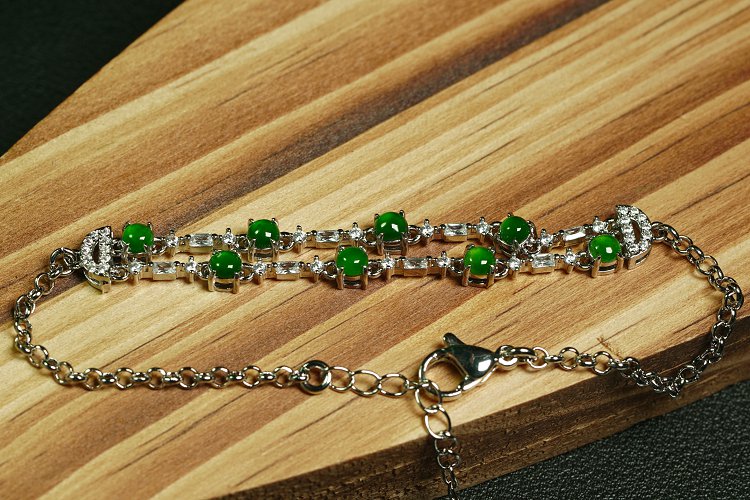 翠钻双环 天然 A 货翡翠冰种阳绿银镶钻双层颈链