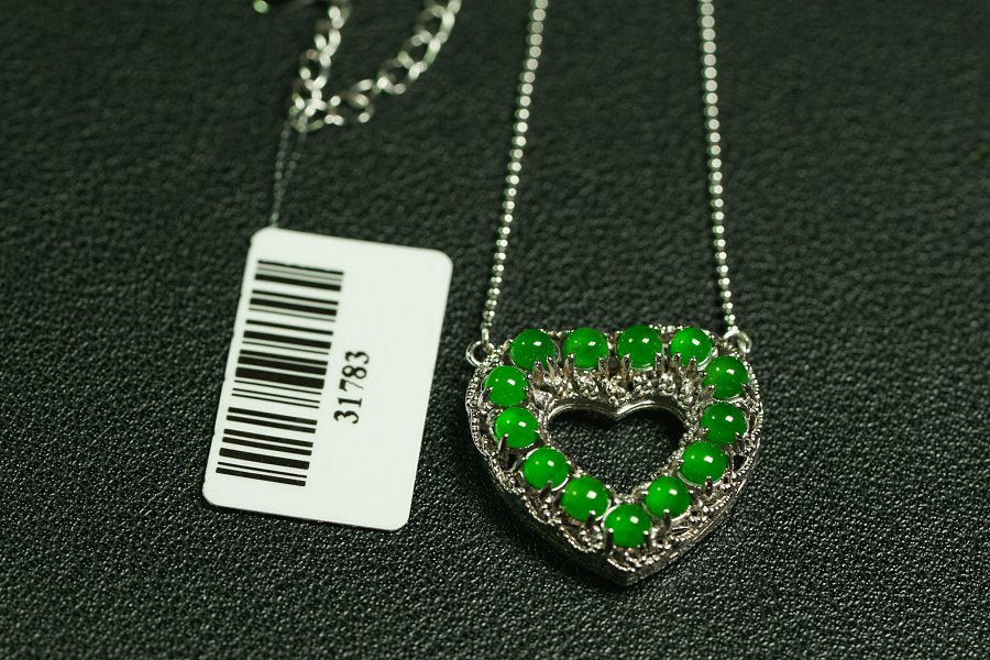 翠心环爱 天然 A 货翡翠冰种阳绿银镶钻心形围镶项链