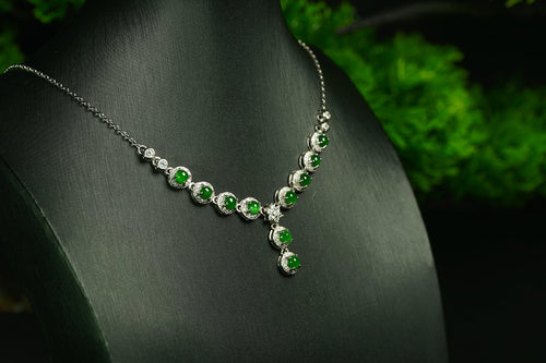 翠环垂韵 天然 A 货翡翠冰种阳绿银镶钻 T 形套链