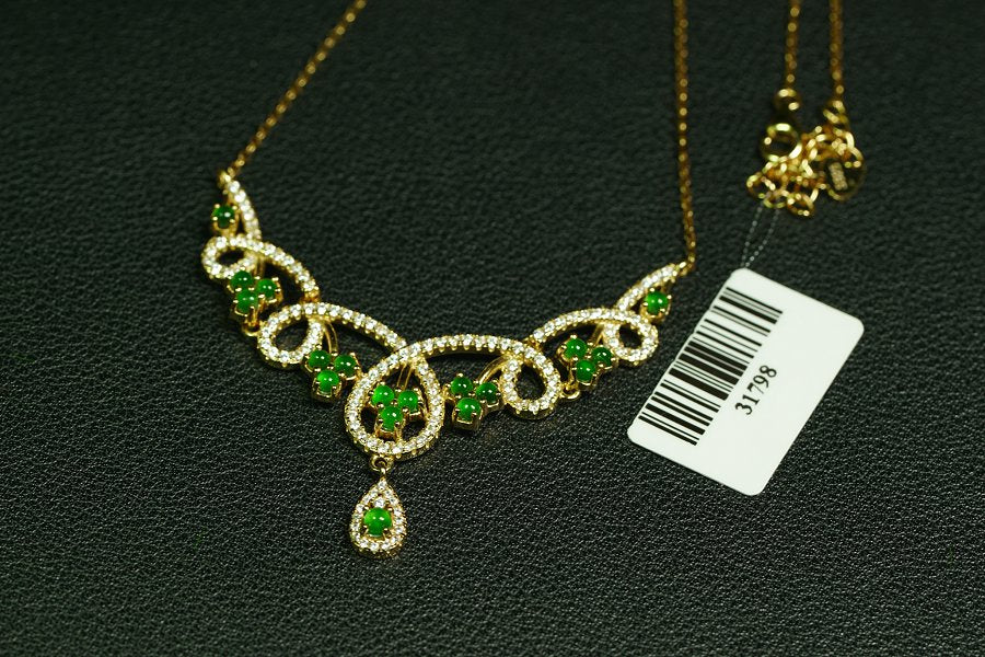 金翠缠枝 天然 A 货翡翠冰种阳绿金镶钻缠枝套链