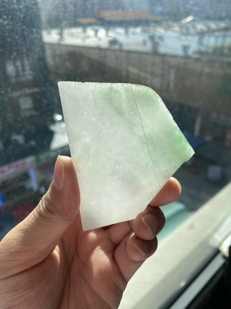 翠影三角随形 天然 A 货冰种晴水绿翡翠三角毛料